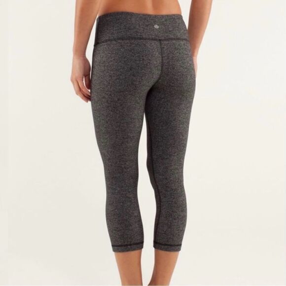 Lululemon Black / Grey Marled Capri Leggings - Picture 2 of 10